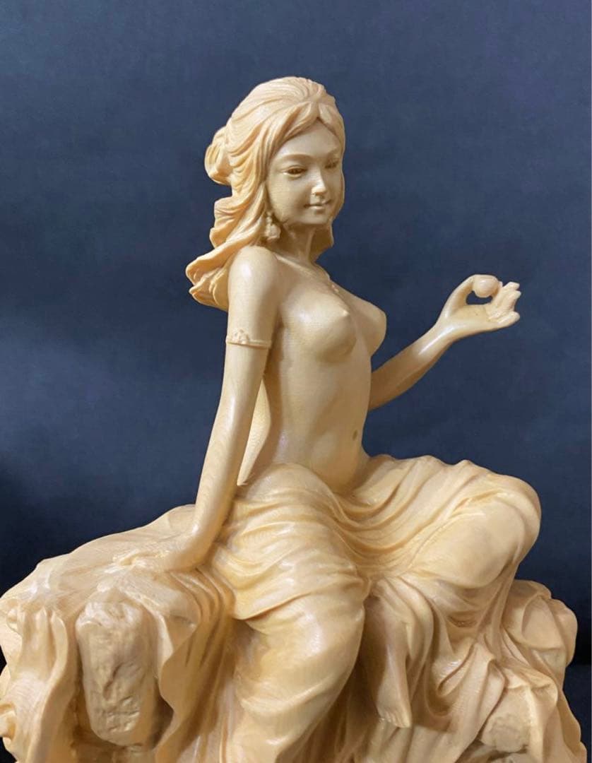 総檜材　現代美術　人体美術　一刀彫り　琵琶美人像　ヌード　海岸美少女