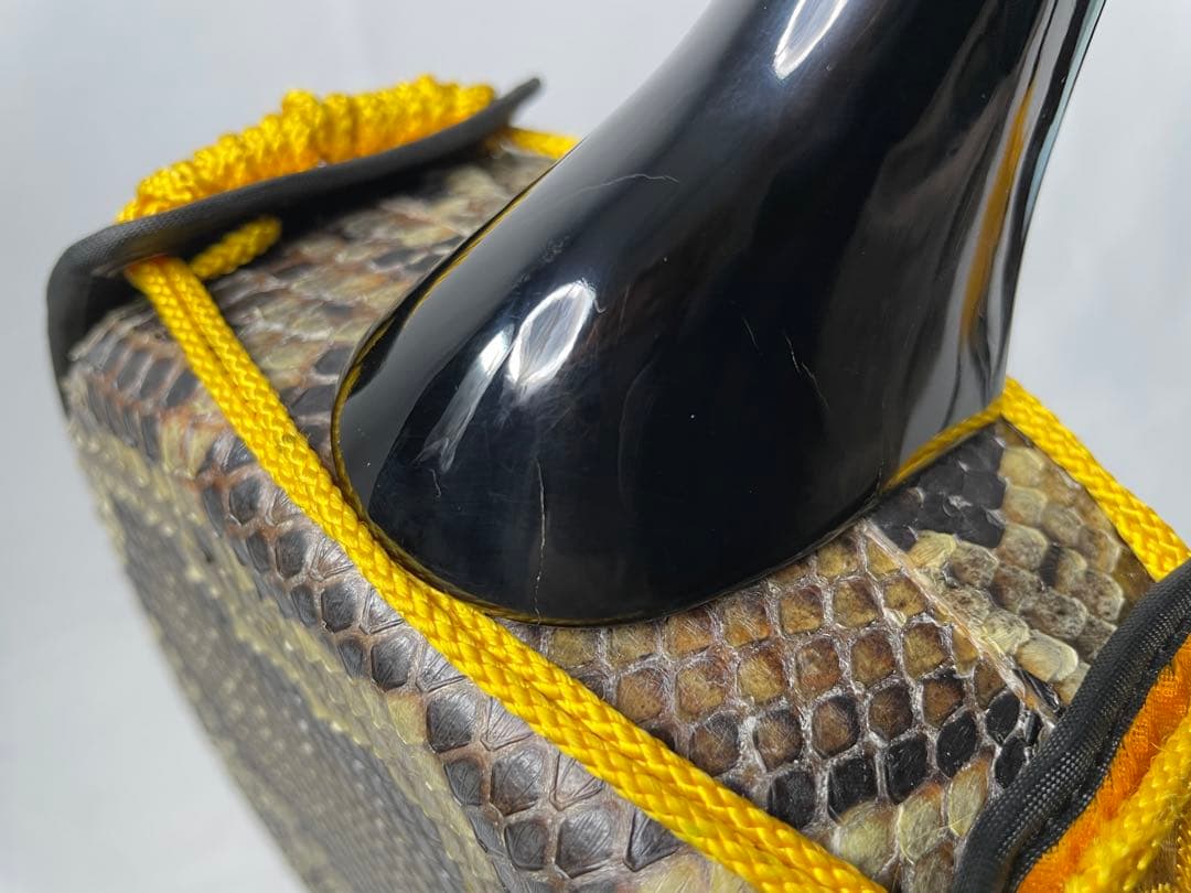 照喜名三味線店 黒檀棹・本皮1枚張り 沖縄三線