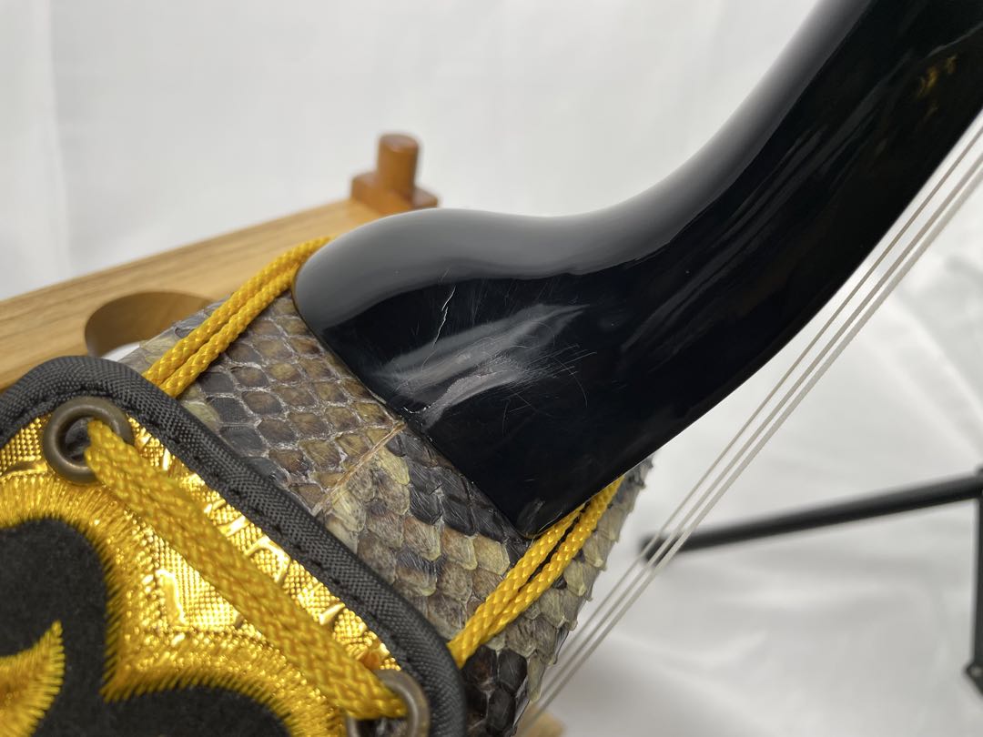 照喜名三味線店 黒檀棹・本皮1枚張り 沖縄三線