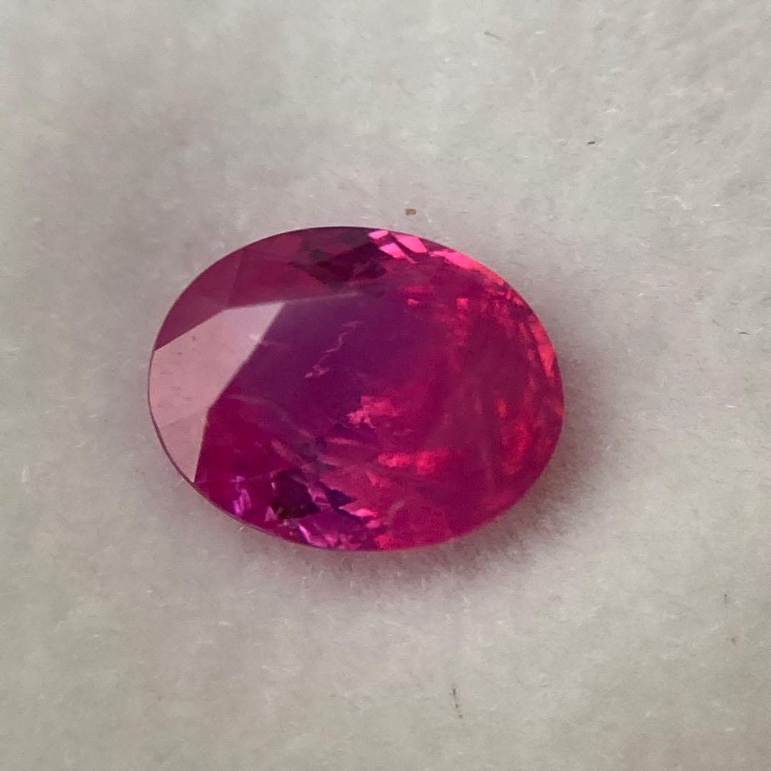天然　シルキーサファイア　ルース　0.36ct