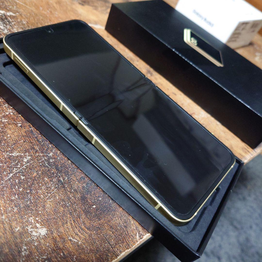 Galaxy Z Flip6 イエロー256GB