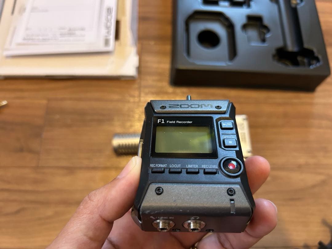 再値下げ！ZOOM F1 フィールドレコーダー
