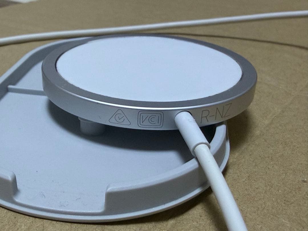 Apple iPhone 15 256GBブルー MagSafe充電器付き