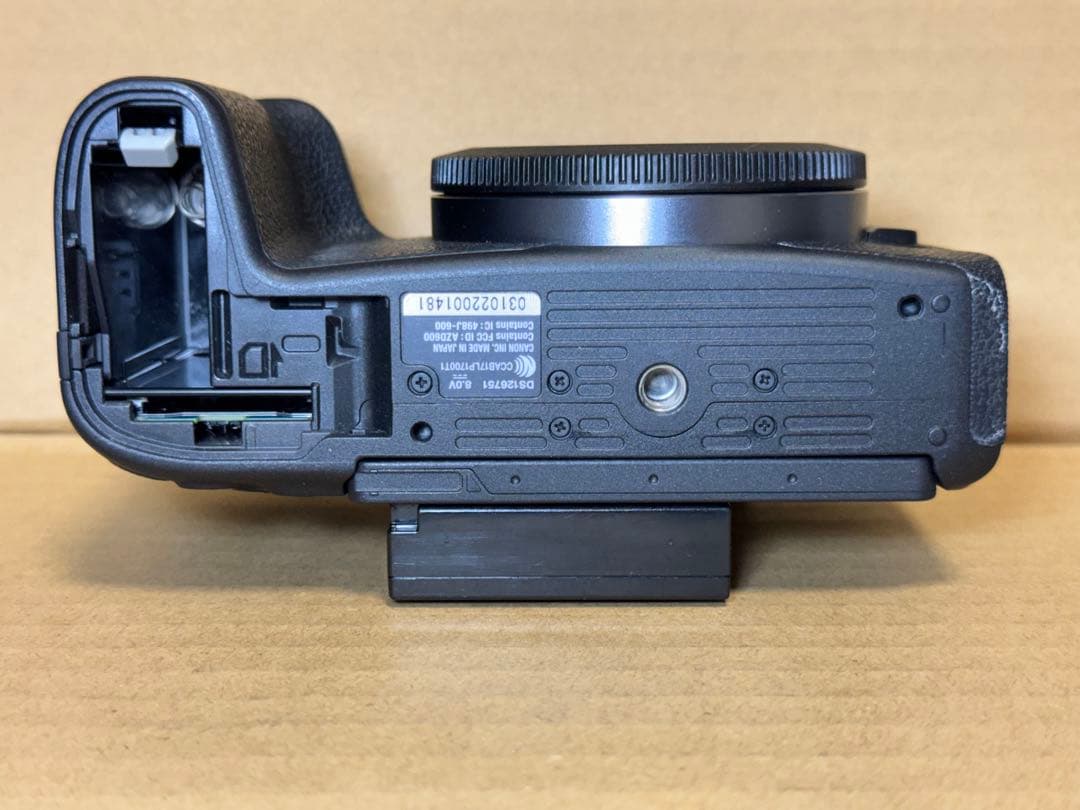 Canon EOS RPボディ　エクステンショングリップ付き