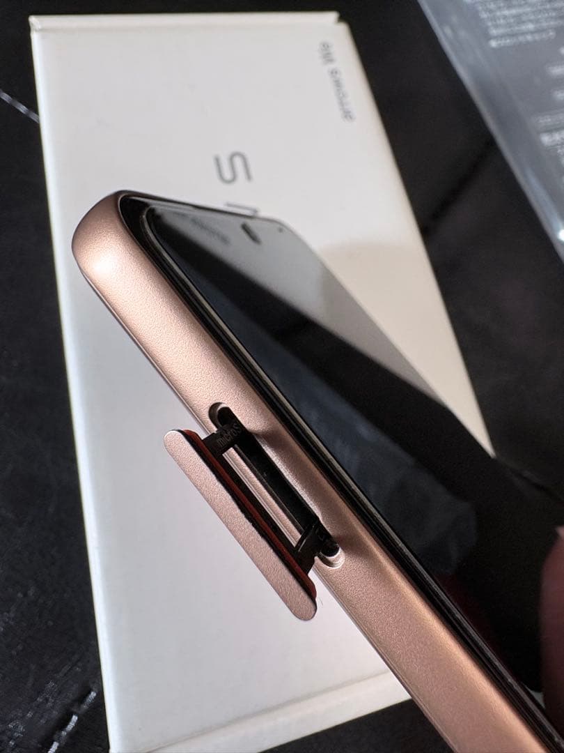 美品　arrows We FCG01 64GB アローズ