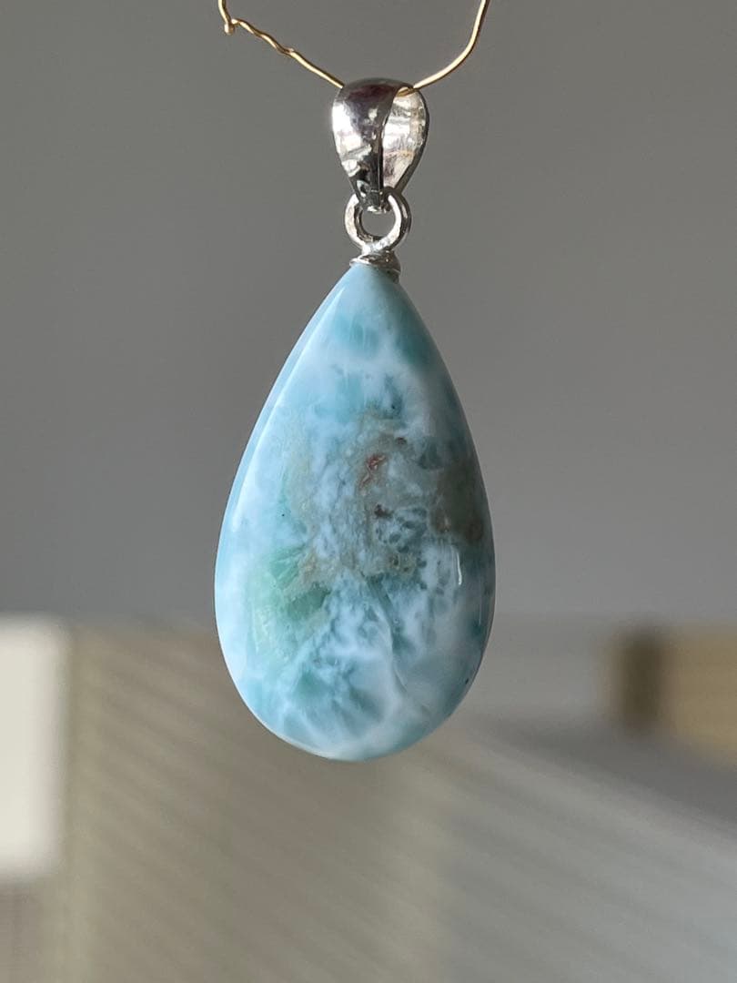 天然石☆品質良し！ラリマーしずく型ペンダントップ☆ラリマーらしい模様が素敵♡