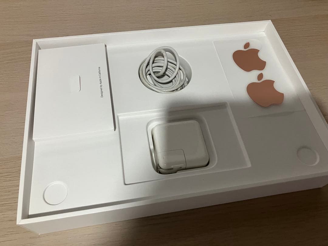 【美品‼️女性利用・送料無料】MacBook Air 13インチ 箱・充電付