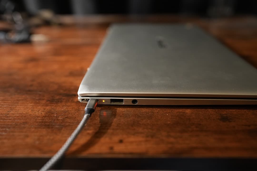 ASUS Chromebook C425TA 14インチ 8GB/64GB