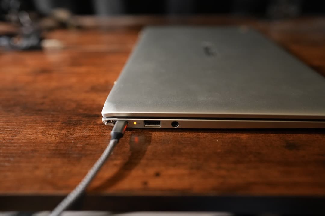 ASUS Chromebook C425TA 14インチ 8GB/64GB