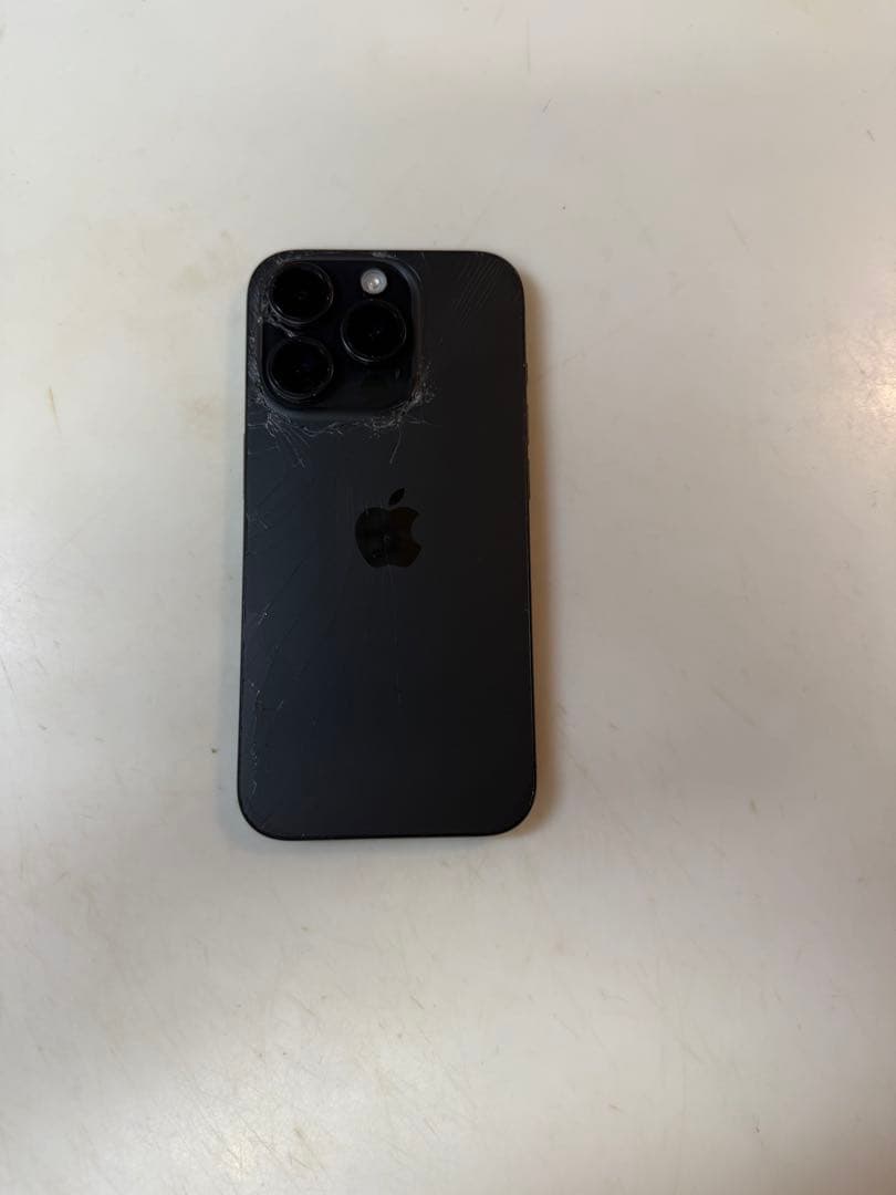 iPhone 15 Pro 512GB ブラックチタニウム 本体