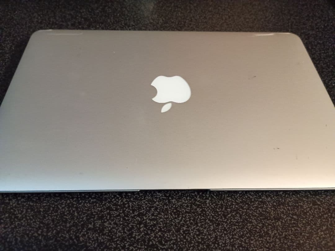 美品MacBook Air 11インチ Mid 2013 一切保証なし送料込み！