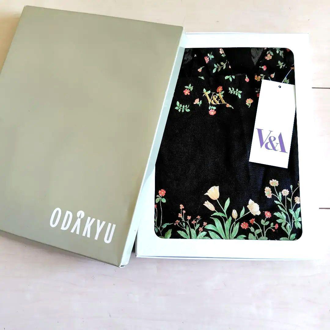 【新品】V＆A ウイリアムモリス ウサギ柄エプロン
