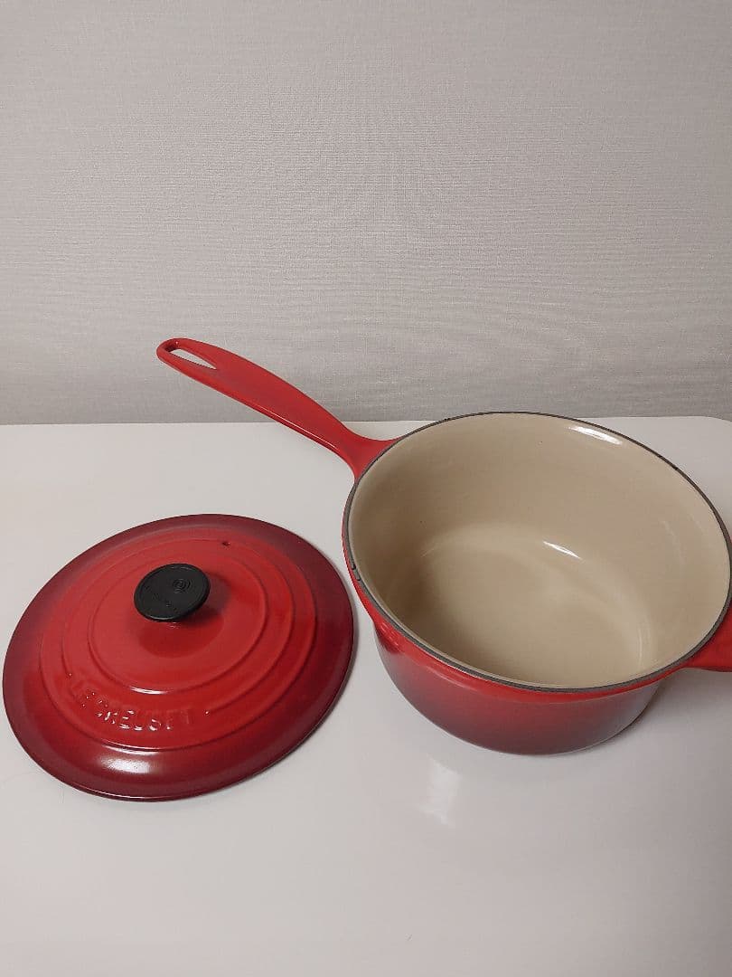 美品　ル・クルーゼLE CREUSET レッド 片手鍋　20センチ赤
