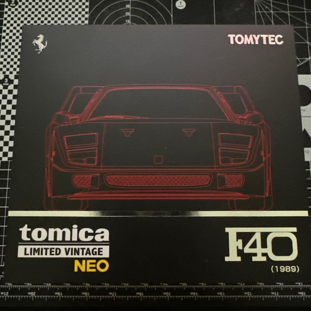 トミカリミテッドヴィンテージ　F40