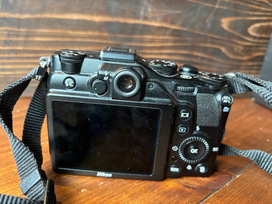 【箱付】Nikon Coolpix P7000 デジタルカメラ