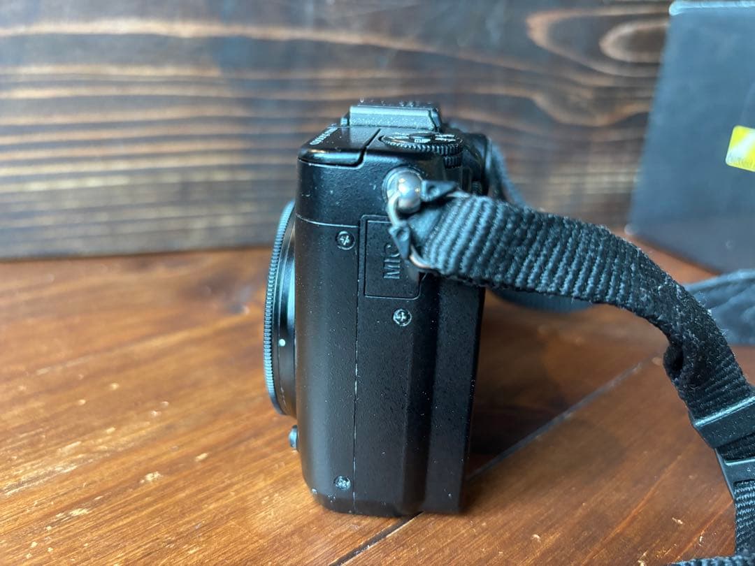 【箱付】Nikon Coolpix P7000 デジタルカメラ