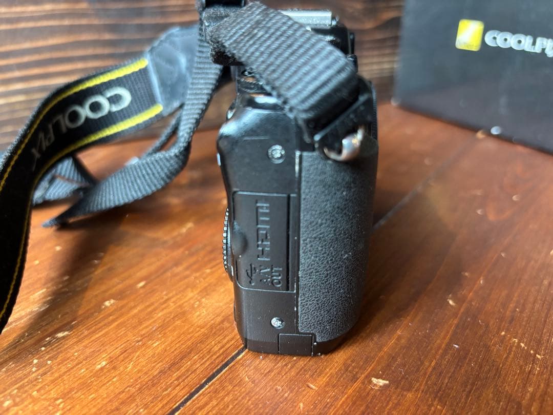 【箱付】Nikon Coolpix P7000 デジタルカメラ