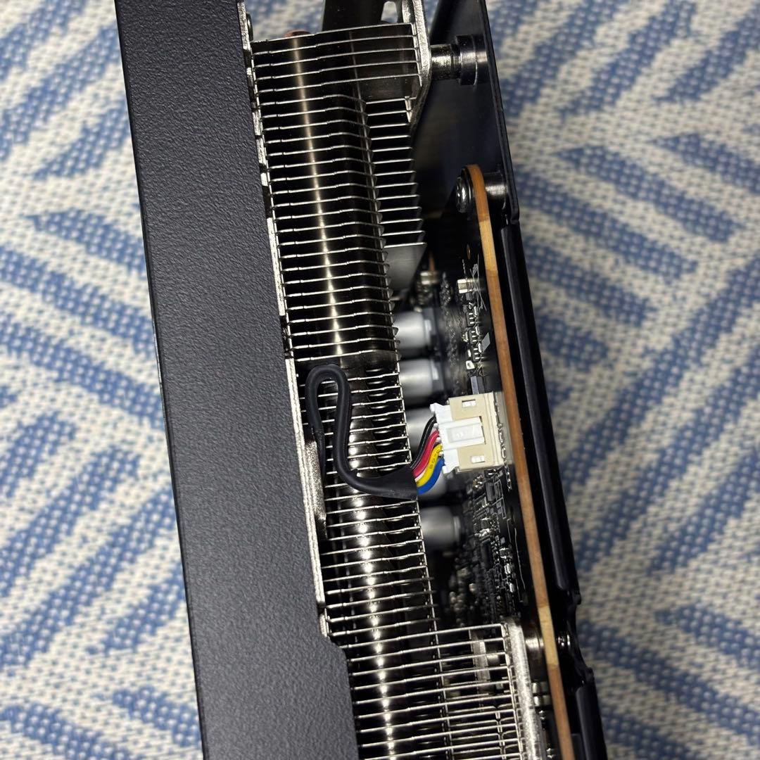 玄人志向 Radeon 7800XT (RX7800XT-E16GB/TP)