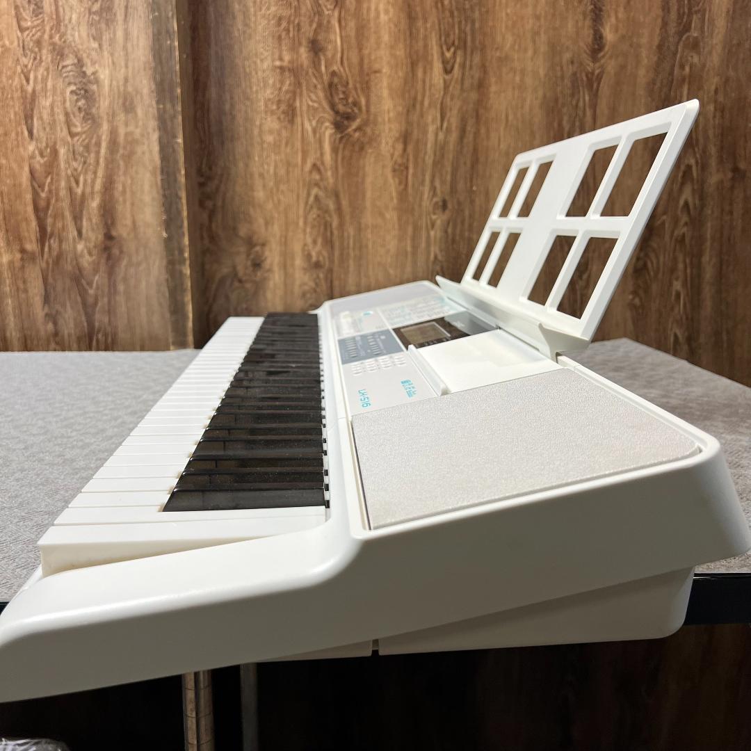 E095★　CASIO カシオ　LK-516 光ナビゲーション キーボード
