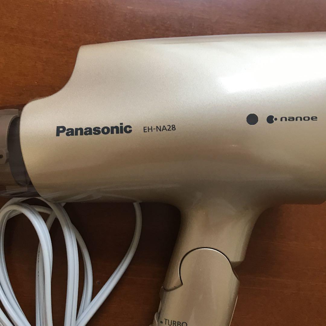 ナノケア　ドライヤーPanasonic EH-NA28 髪つるつるサラサラに！