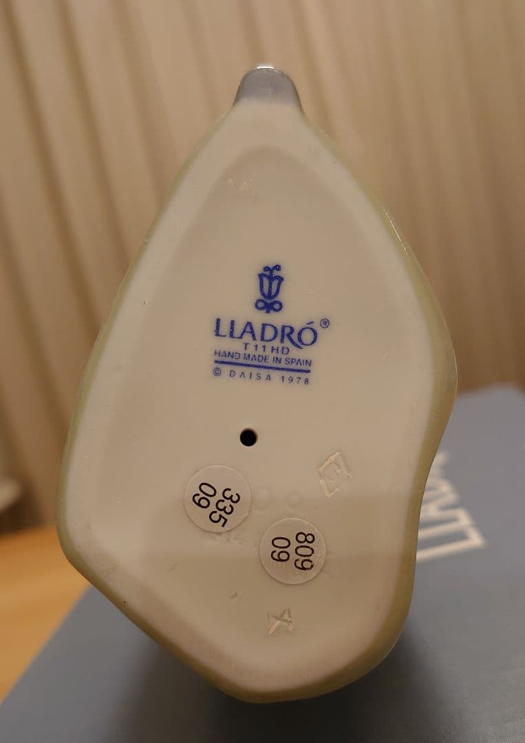 【極美品 無欠損】LLADRO リヤドロ 5009『鏡のまえで』(若草色の少女)