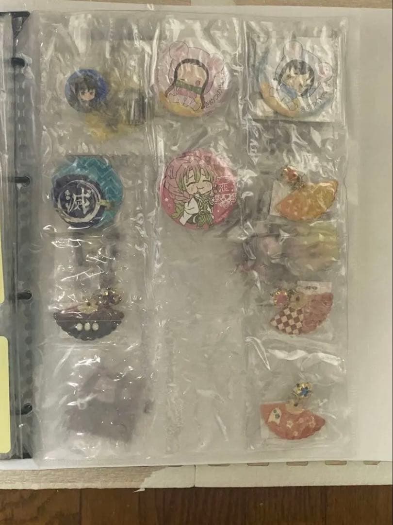 鬼滅の刃 ウエハース シール カード 缶バッジ ビックリマン キーホルダー