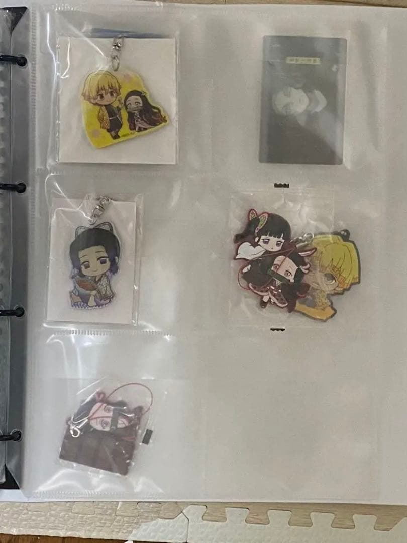 鬼滅の刃 ウエハース シール カード 缶バッジ ビックリマン キーホルダー