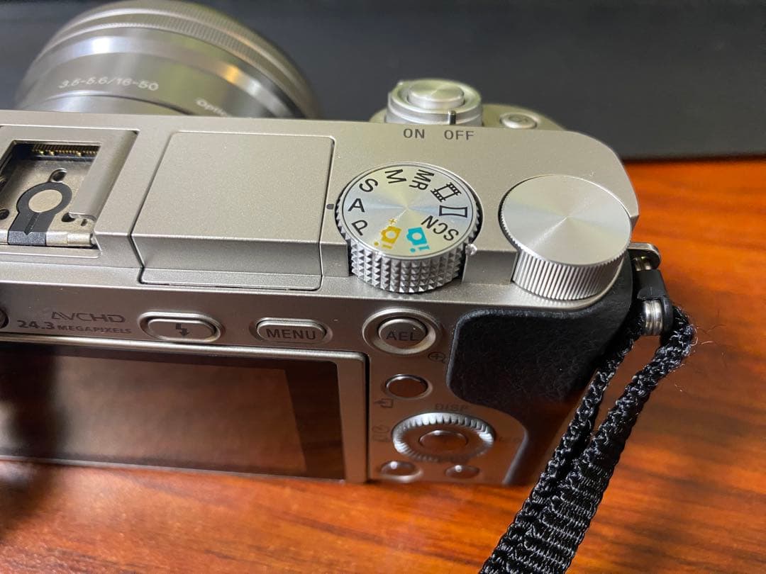 【動作確認済み】SONY α6000 シルバー パワーズームレンズキット