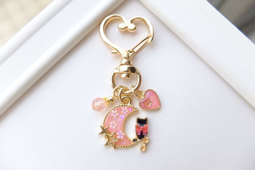 ツキとネコのキーホルダー＊ハンドメイド