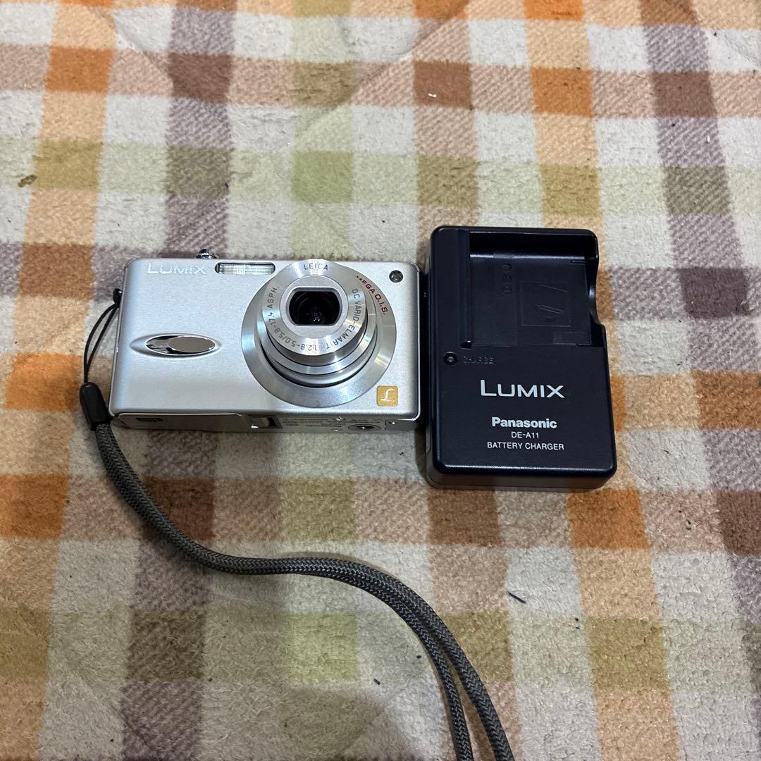 極美品Panasonic パナソニックデジタルカメラ LUMIX DMC-FX8