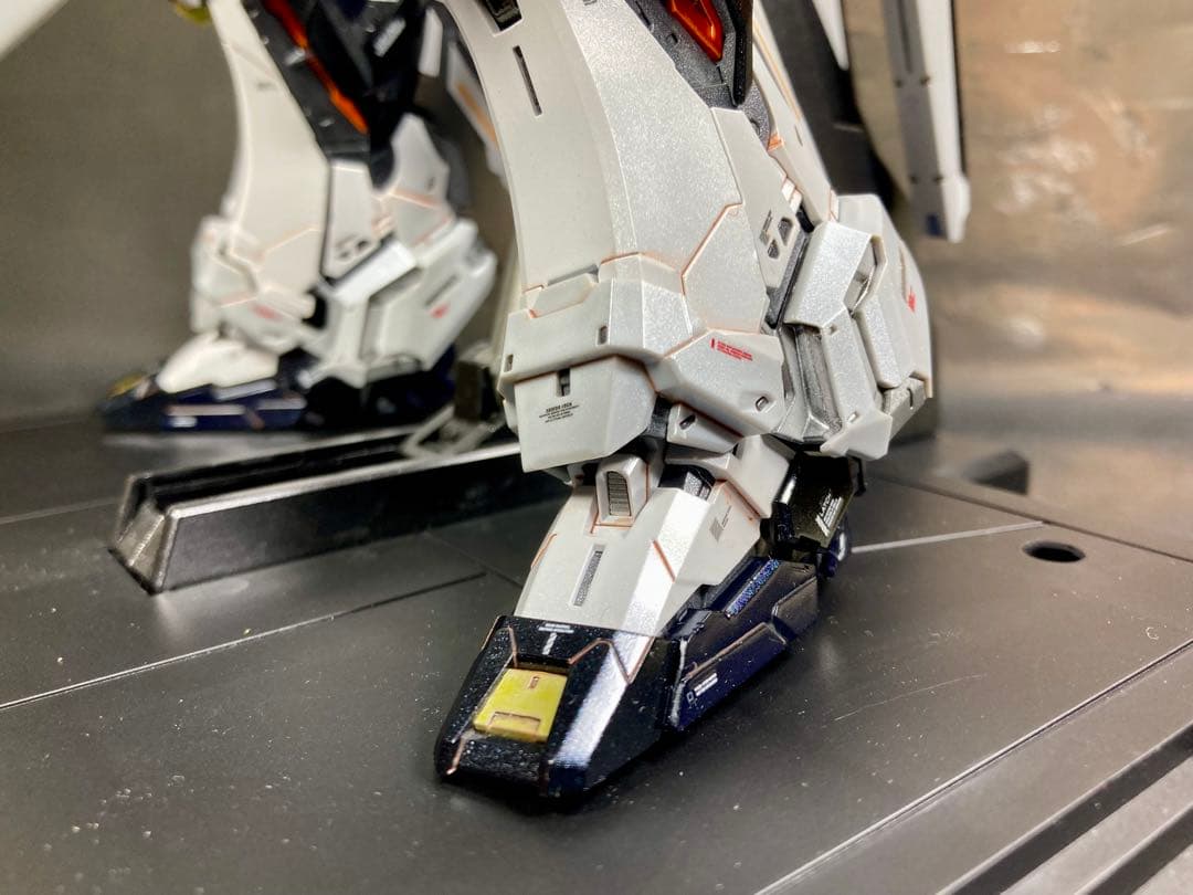 MGEX級 νガンダム 海外スタジオ 塗装済み完成品