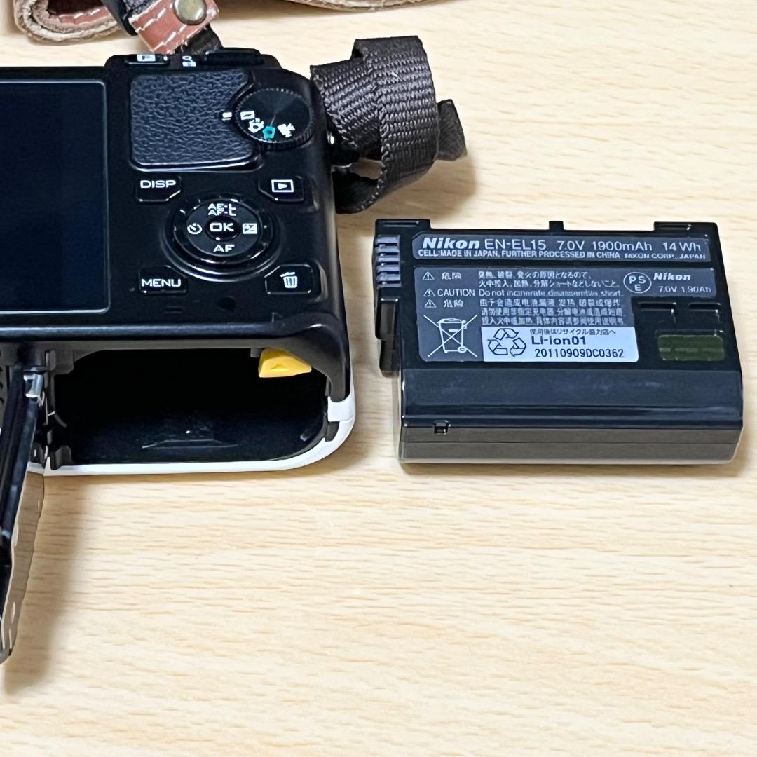 Nikon 1 V1　ダブルズームキット　ホワイト　本体