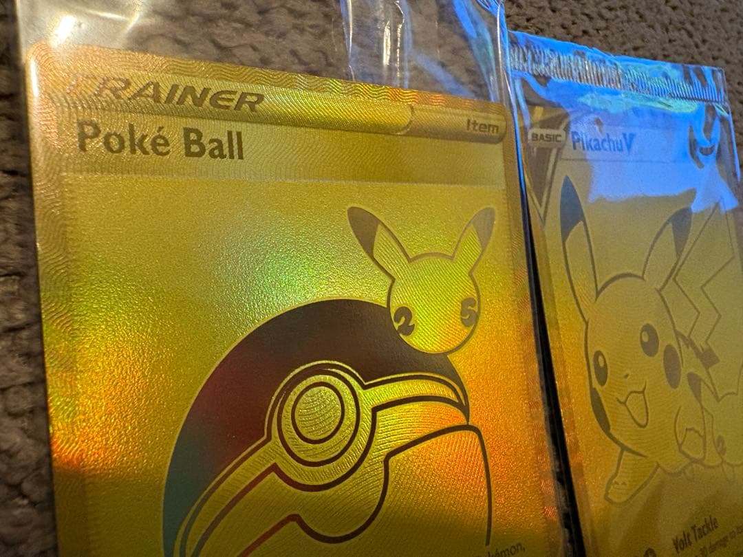 H*i様 ゴールデン ピカチュウV【英語版】モンスターボール/2枚セット/25t