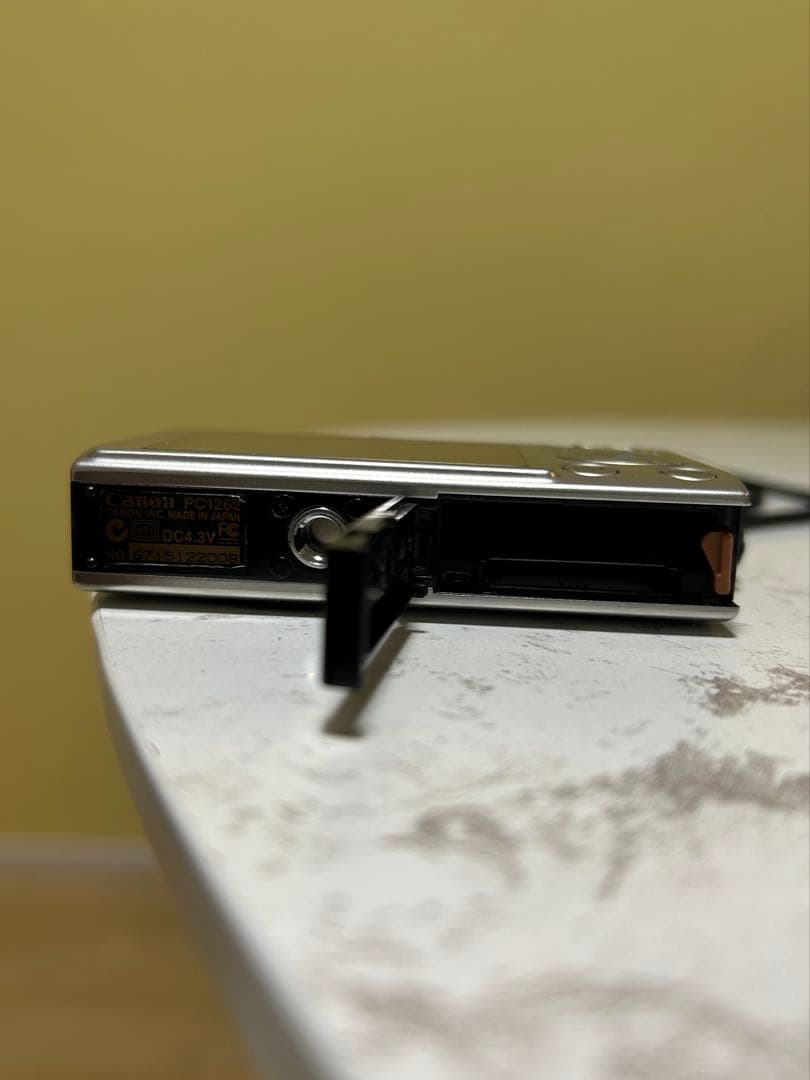 CANON キャノン　IXY DIGITAL 25 IS PC1262 デジカメ