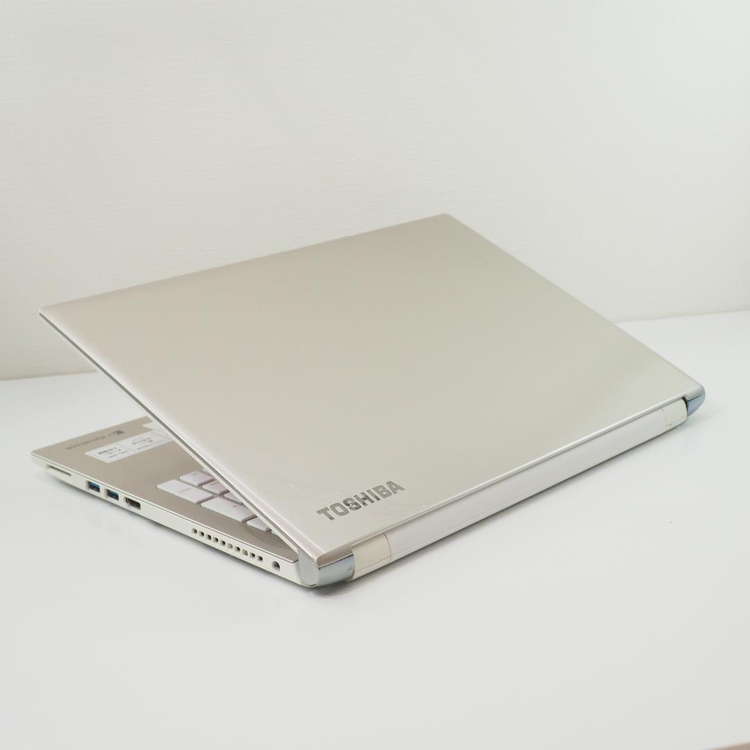 ㉜超美品✨新品SSDで爆速✨ windows11 ノートパソコン　office