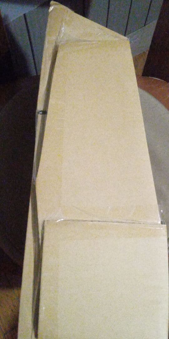 購入した商品と違うものです 破損して届きました