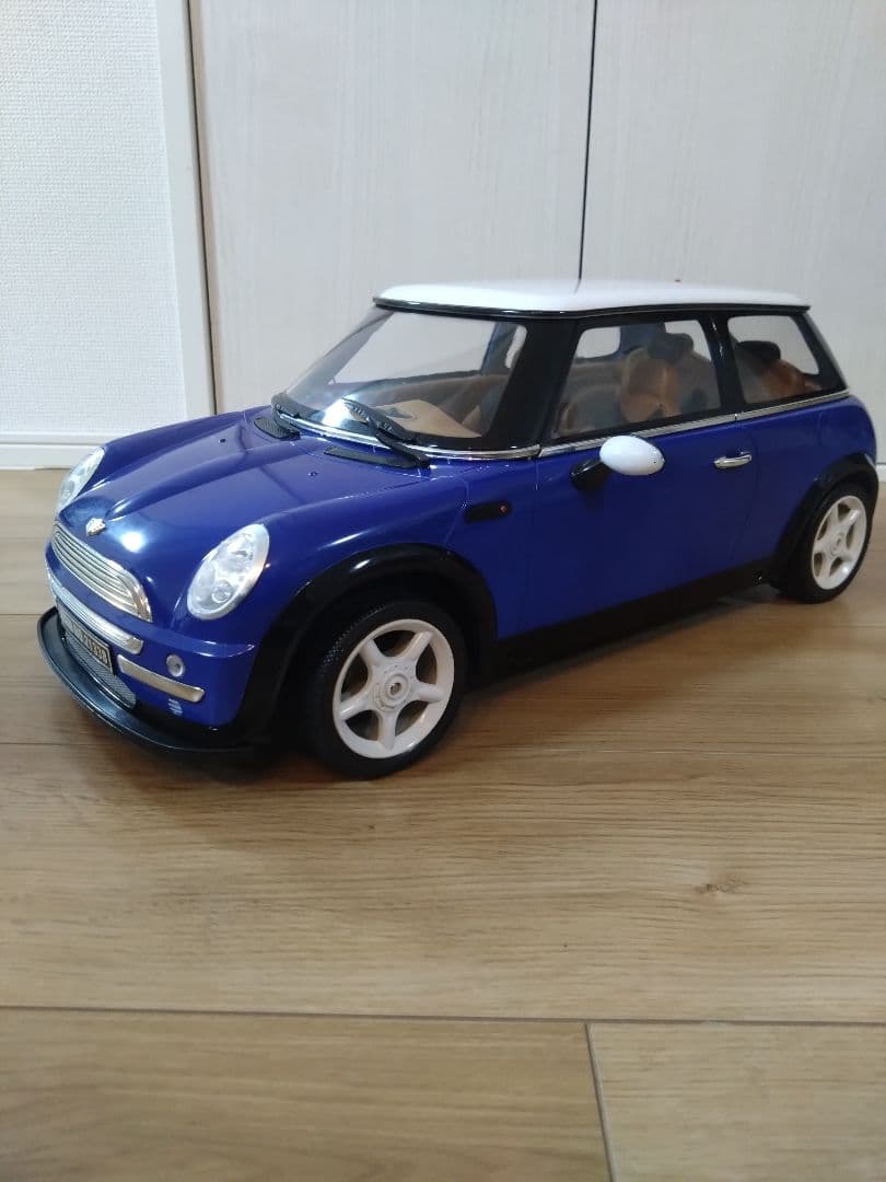 ラジコンスポーツカー 青/白