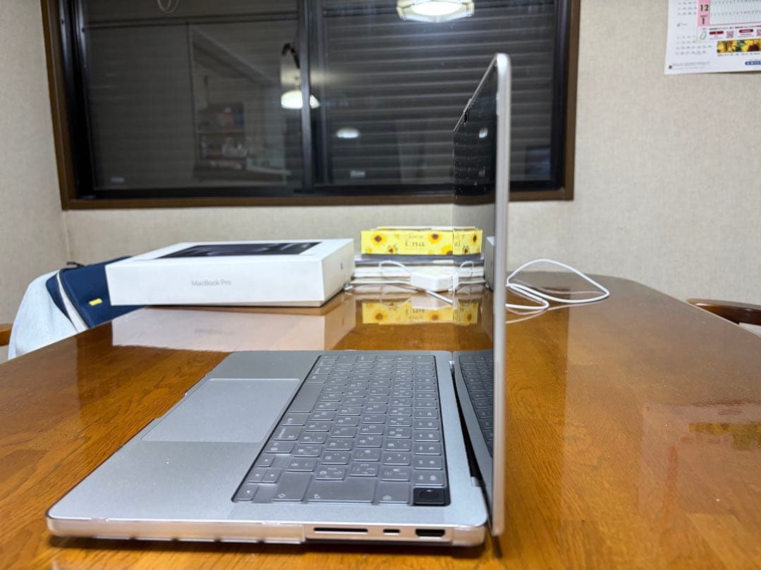 MacBookProM5チップメモリ24GBストレージ1TB