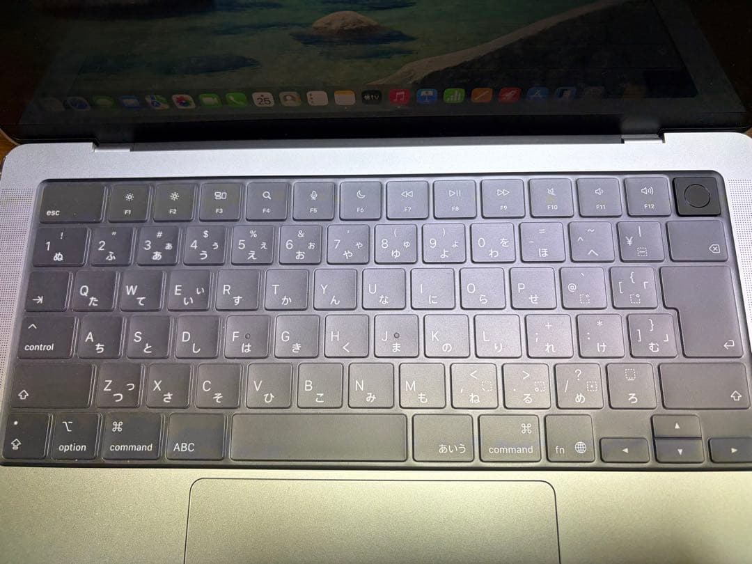 MacBookProM5チップメモリ24GBストレージ1TB