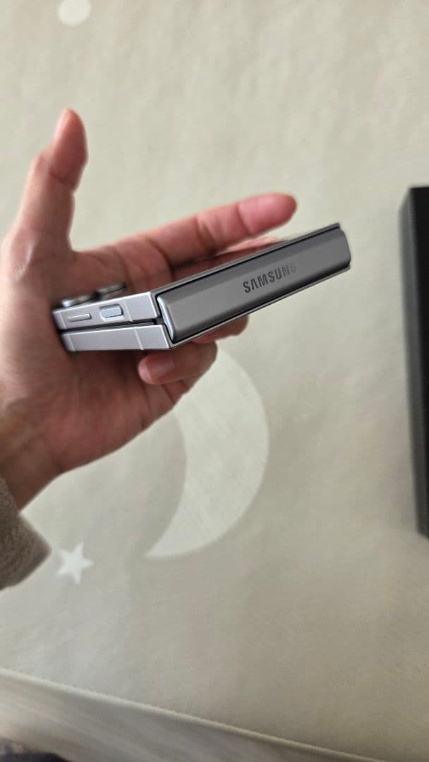 美品 Samsung Galaxy Z Flip6 512GB SIMフリー