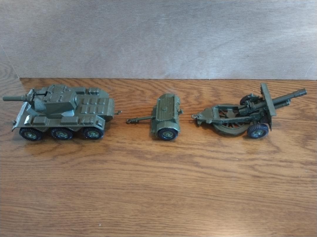 クレセントトイズ　サラディン装甲車野戦砲パトロールセット