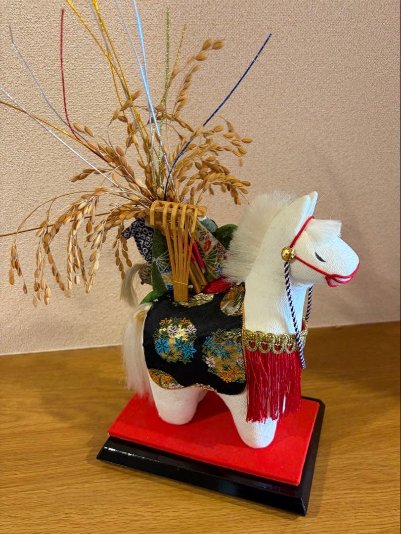 【縁起物】ちりめん細工 宝馬の置物