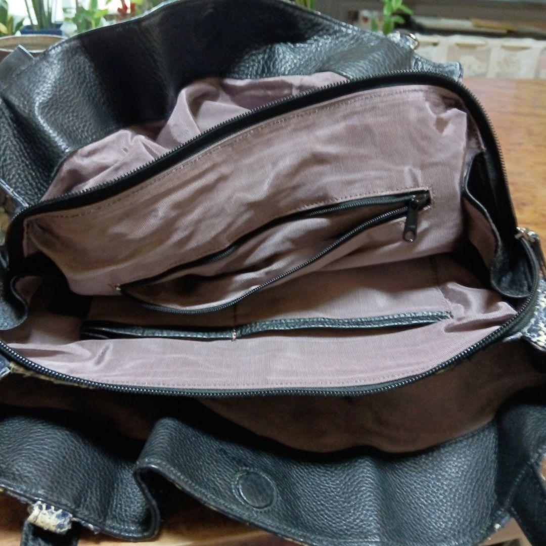 値下げ　JRA　パイソン革 グラニーバッグ ネイビーとホワイト