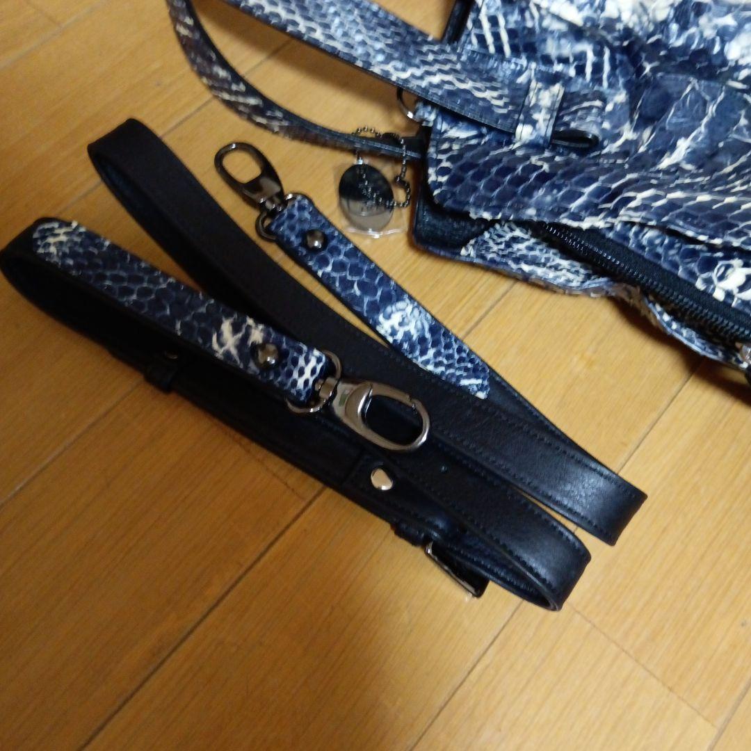 値下げ　JRA　パイソン革 グラニーバッグ ネイビーとホワイト