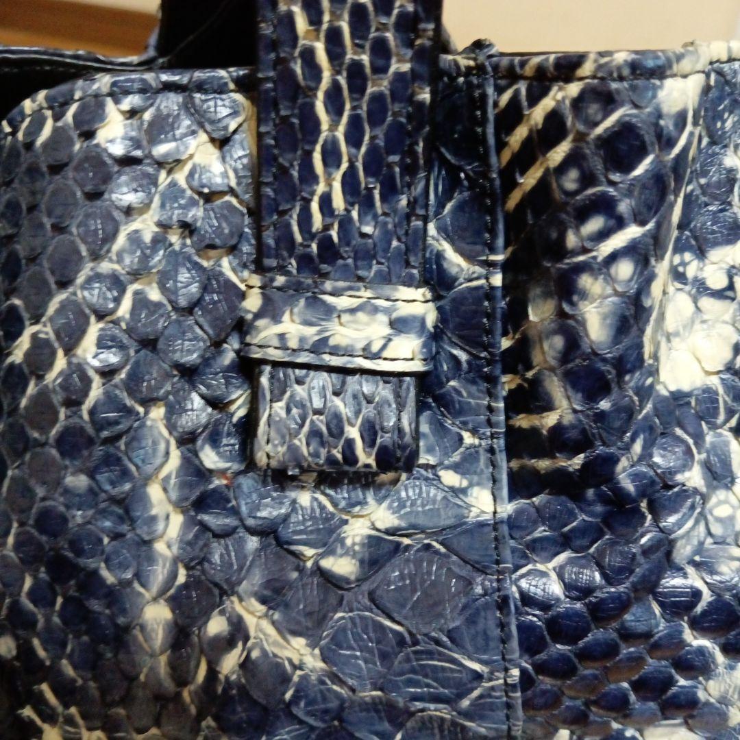 値下げ　JRA　パイソン革 グラニーバッグ ネイビーとホワイト