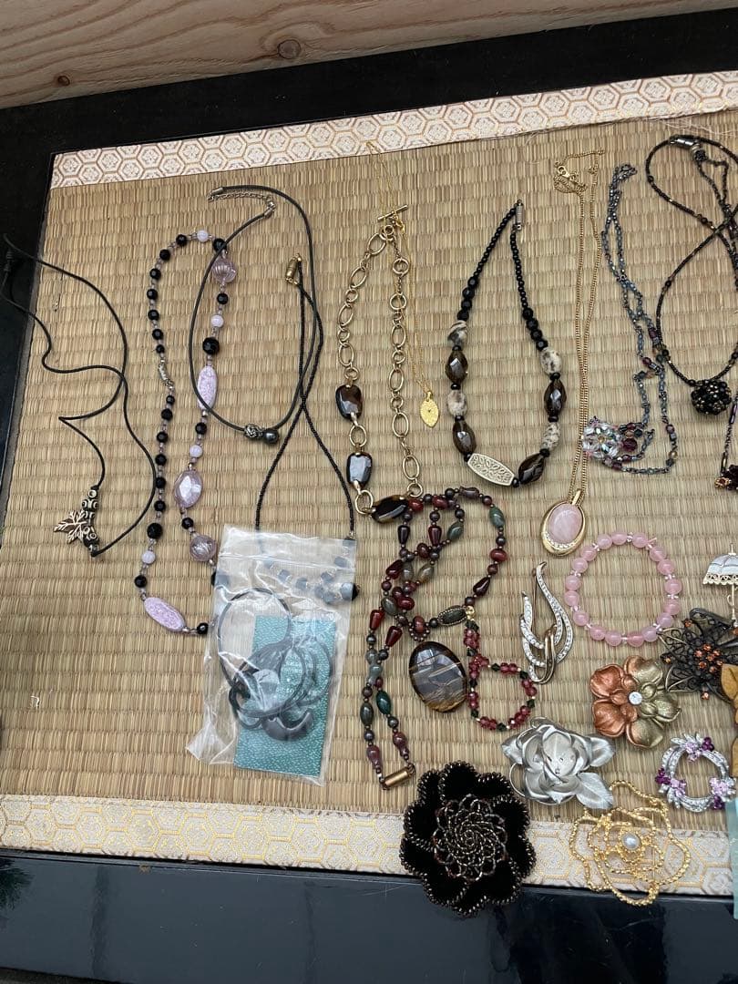 アクセサリーまとめ売りヴィンテージ　遺品整理　全部40点