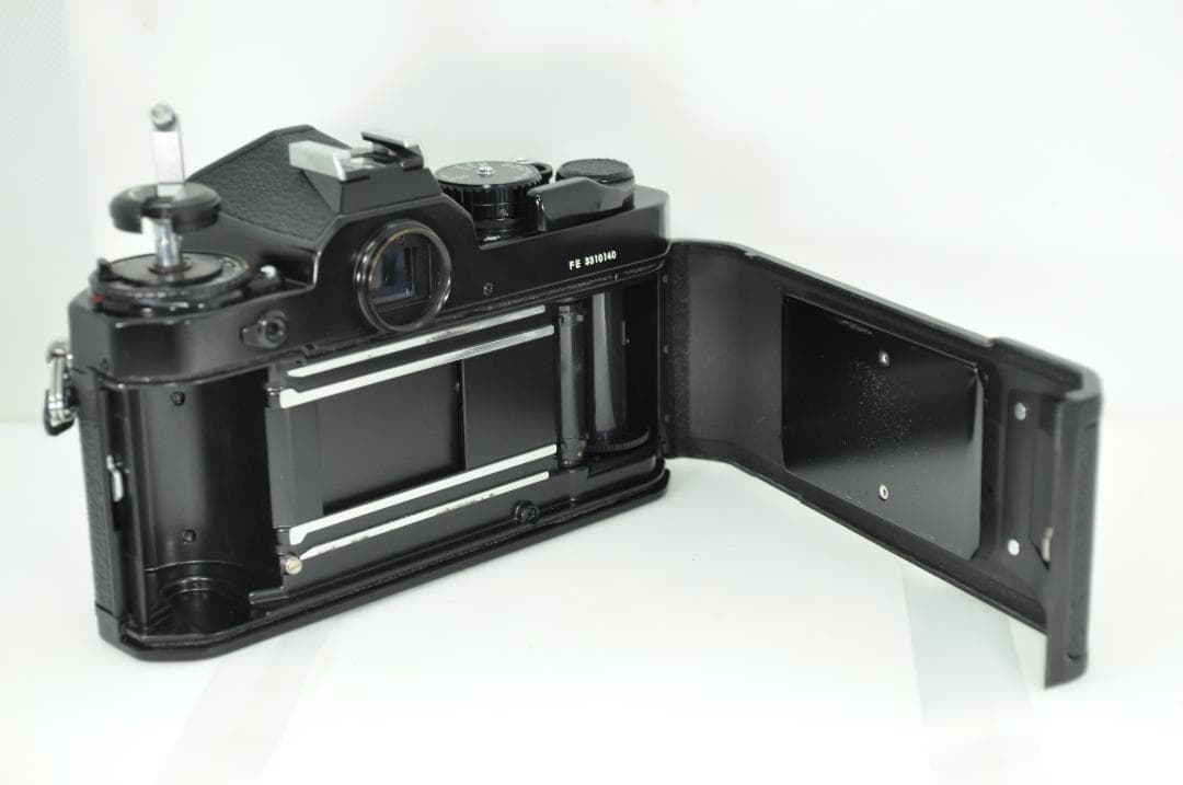 送料無料 美品 モルト交換済 清掃 簡易整備済Nikon ニコン FE ボディ