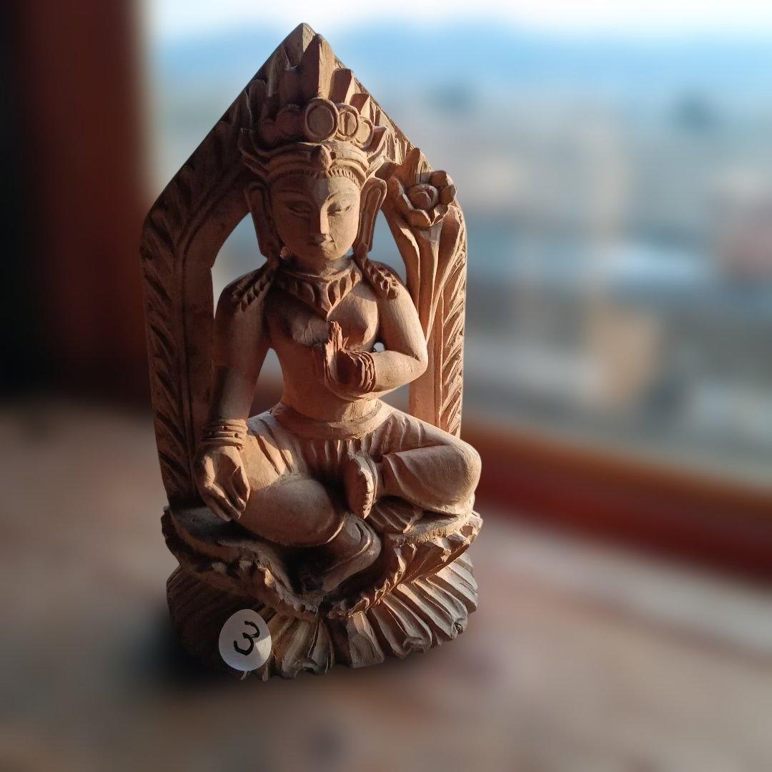 3.インドヒンズー教木製 彫刻 坐像 伝統的なアート、極小品