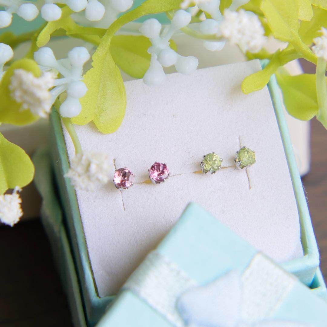 春色　希少ガーネット　マラヤガーネット　デマントイドガーネット　一粒ピアスセット