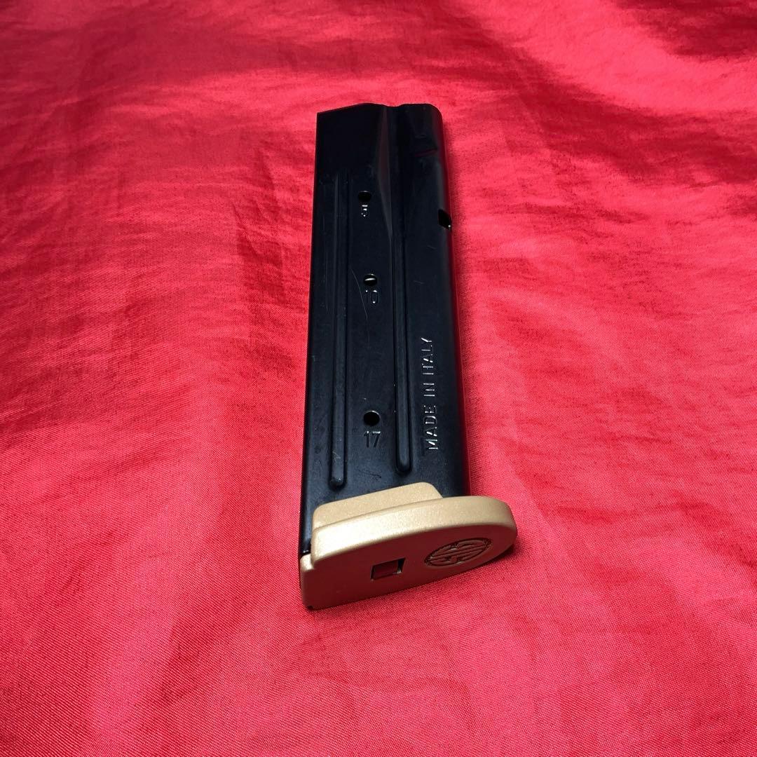 SIGSAUER製　実物純正P320/M17/M18用マガジン　中古品